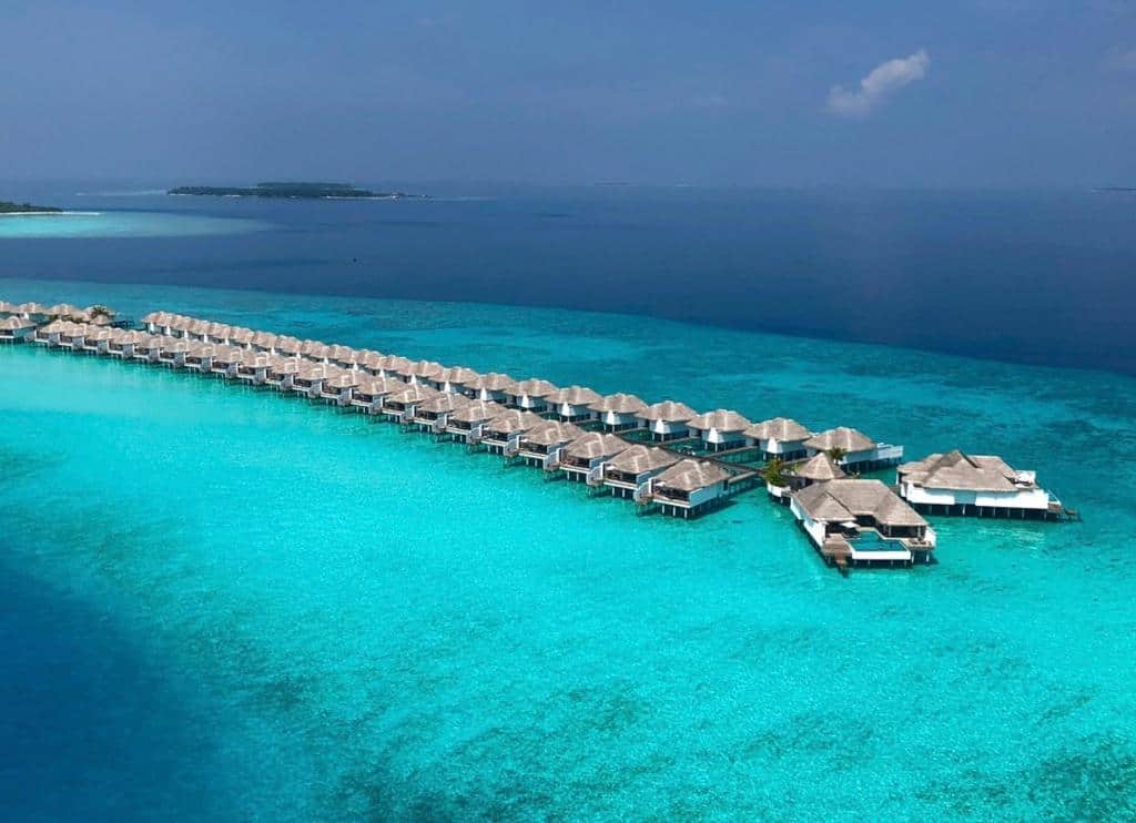 Finolhu Maldivas visto de um voo de Parasailing