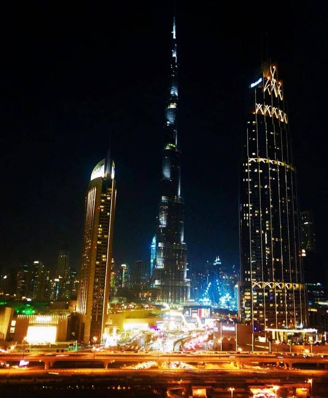Burj Khalifa em Dubai à noite