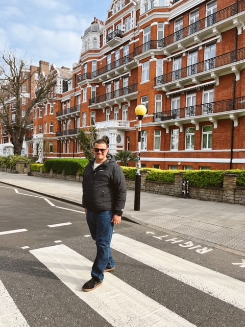 Abbey Road - icônica faixa de pedestres do famoso álbum dos Beatles