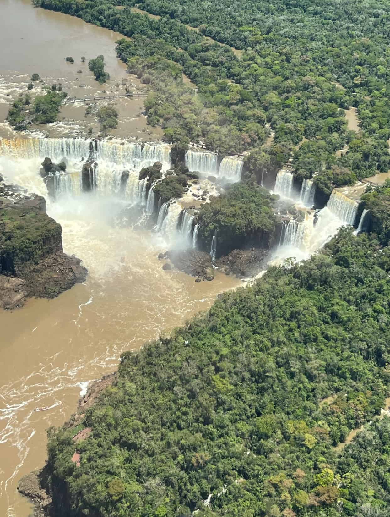 Cataratas do Rio Iguaçu em Foz do Iguaçu - PR