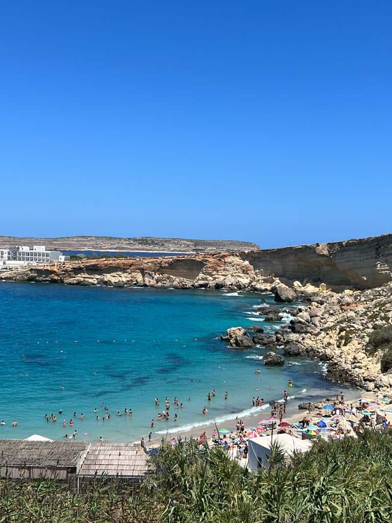 Paradise Bay Beach em Malta