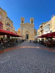 Praça principal em Victoria - Gozo